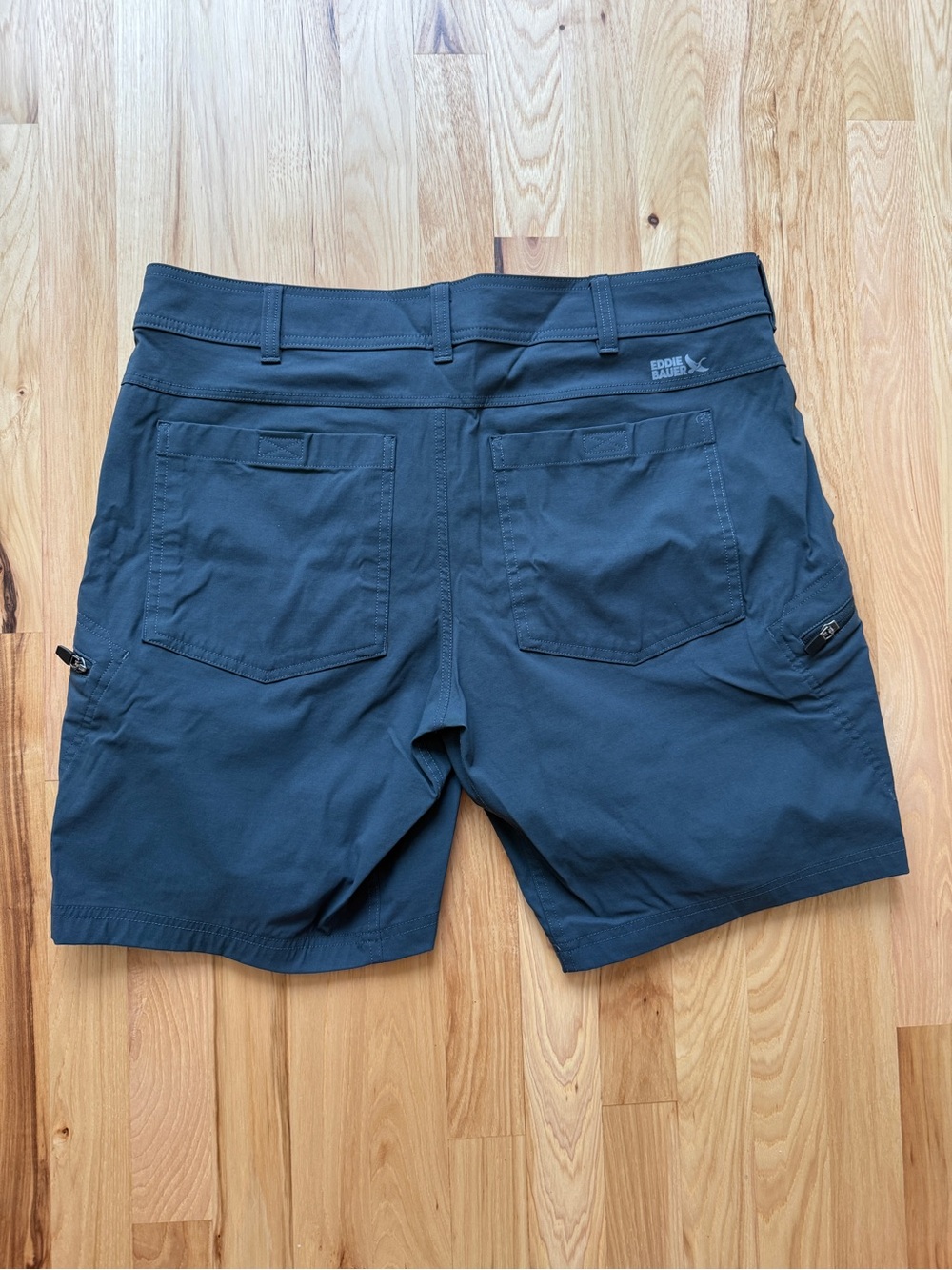 Eddie Bauer Men's Slate Outdoor Performance Shorts - Picture 4 of 7